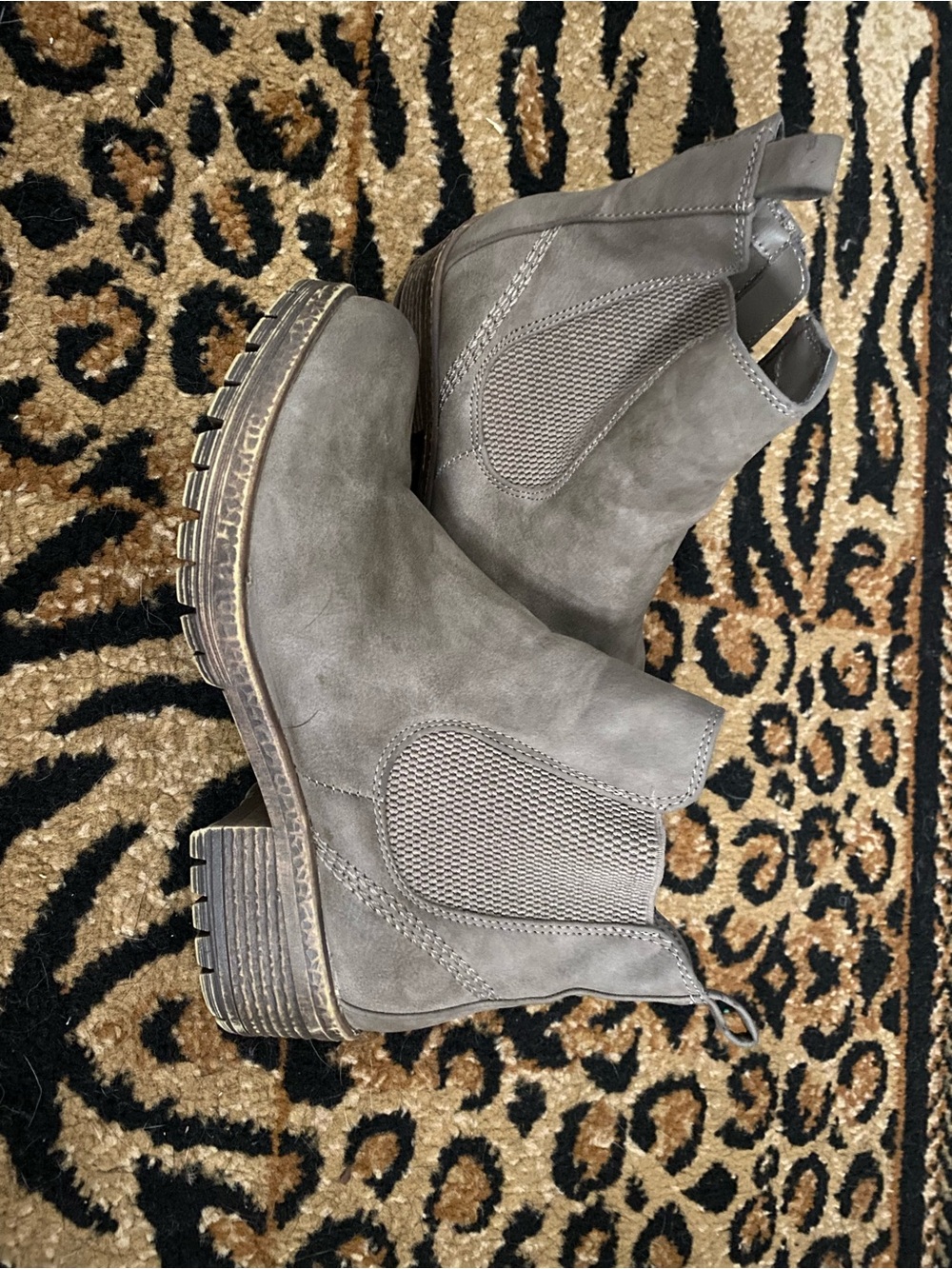 Classic Women's Chelsea Boot - Gray Suede